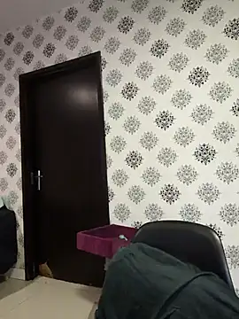 Snapshot of samilux5 chatting on March 3, 4:03 am samilux5 online show from March 3, 4:03 am