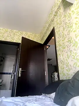 Snapshot of samilux5 chatting on October 21, 2:51 pm samilux5 online show from October 21, 2:51 pm