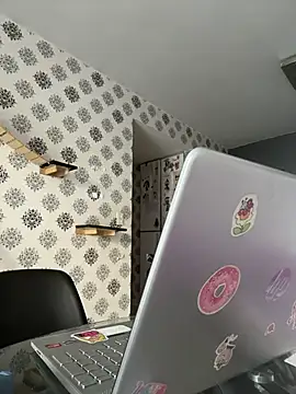 Snapshot of samilux5 chatting on October 28, 5:26 pm samilux5 online show from October 28, 5:26 pm