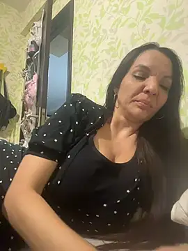 Snapshot of samilux5 chatting on December 16, 5:34 am samilux5 online show from December 16, 5:34 am