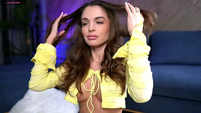 EsmeAinsley online show from December 4, 1:48 am