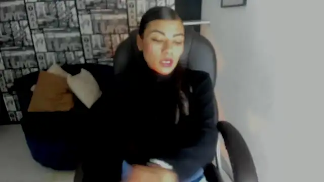 Snapshot of Lilithsabeth chatting on February 12, 2:56 am Lilithsabeth online show from February 12, 2:56 am