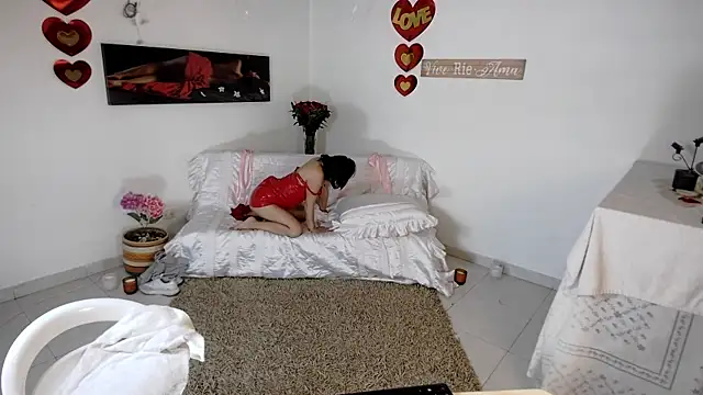 lollita 23  online show from April 16, 9:39 pm