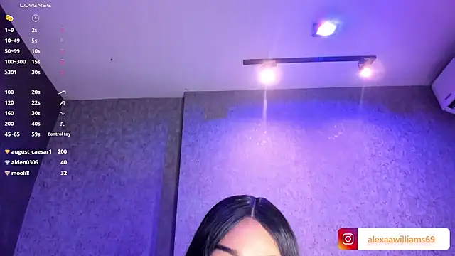 AleexxaWilliams online show from December 3, 7:44 pm