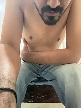 Snapshot of hornyguy271192 chatting on December 14, 12:21 pm hornyguy271192 online show from December 14, 12:21 pm