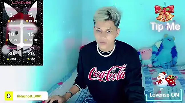 Liamscott  online show from December 10, 5:39 am