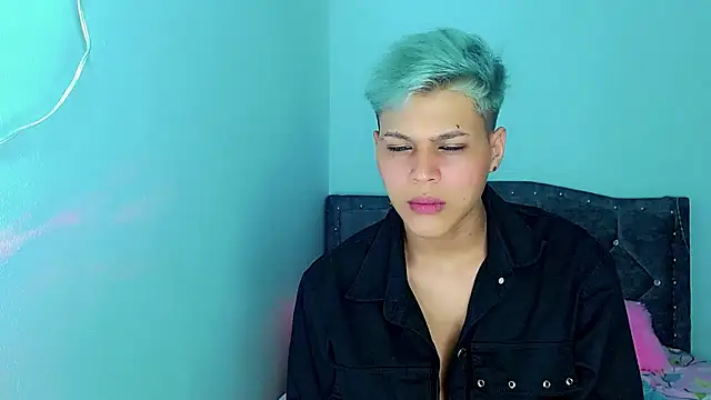 Liamscott  online show from January 22, 5:05 am