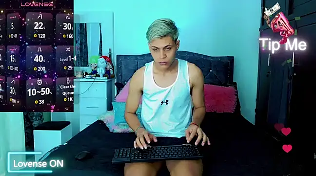 Liamscott  online show from February 15, 10:42 pm