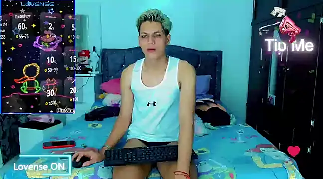 Liamscott  online show from February 20, 7:23 am