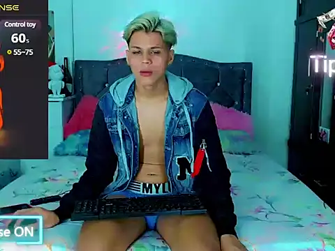 Liamscott  online show from February 26, 5:09 am