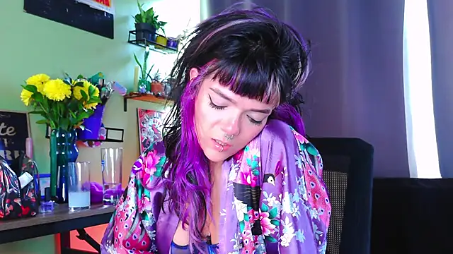 purple em69 online show from October 19, 4:29 pm