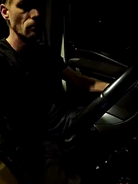 Nakeddriver1and-Wife online show from April 9, 1:49 am