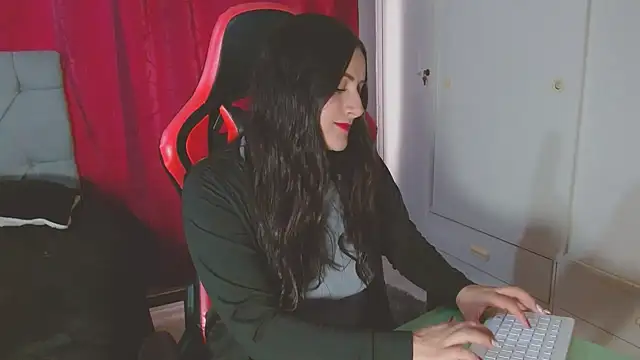 Snapshot of Noamartin_ chatting on February 9, 10:47 pm Noamartin online show from February 9, 10:47 pm