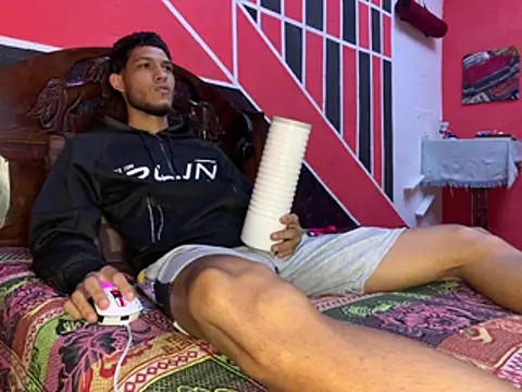 Snapshot of tanned_boy chatting on June 9, 1:12 pm tanned boy online show from June 9, 1:12 pm
