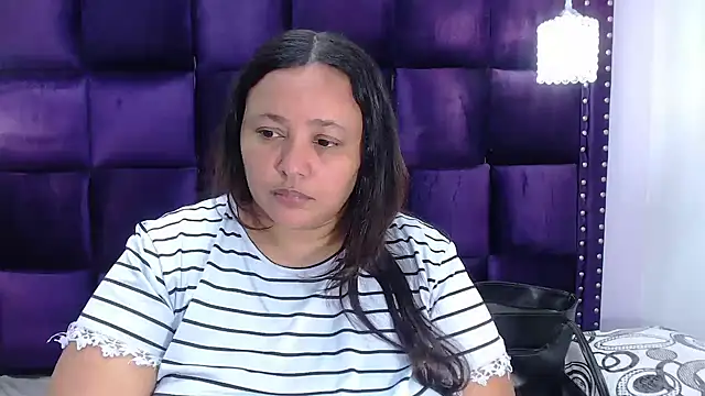 Snapshot of CrushOnMe_ chatting on November 7, 4:45 am CrushOnMe online show from November 7, 4:45 am