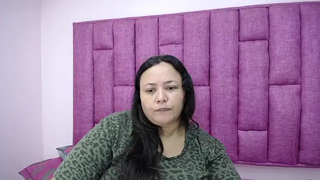 Snapshot of CrushOnMe_ chatting on January 8, 12:13 am CrushOnMe online show from January 8, 12:13 am