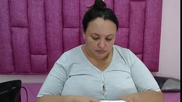 Snapshot of CrushOnMe_ chatting on February 12, 7:20 pm CrushOnMe online show from February 12, 7:20 pm