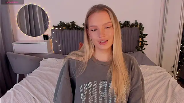 CassieRayss online show from January 7, 7:33 am