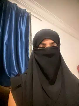 Snapshot of Hijabi_HotGirls chatting on October 19, 9:15 pm Hijabi HotGirls online show from October 19, 9:15 pm