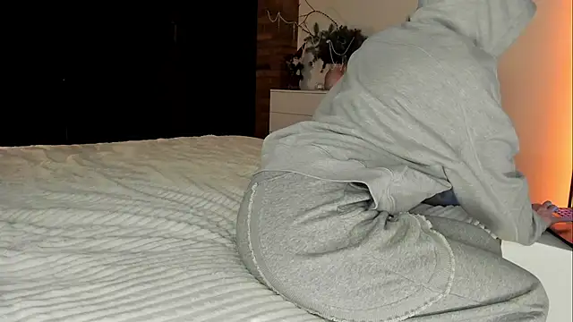 Rachel Rey online show from December 22, 6:27 pm