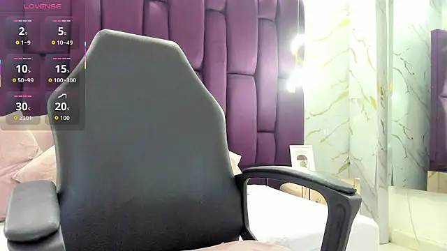 emma castilloo online show from April 9, 11:21 pm
