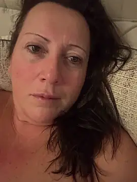 Snapshot of xsexycurvymilf chatting on December 19, 6:45 am xsexycurvymilf online show from December 19, 6:45 am