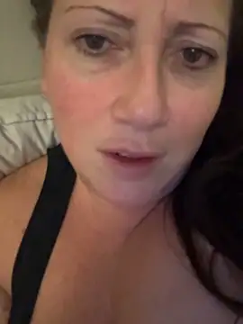 Snapshot of xsexycurvymilf chatting on February 1, 7:05 am xsexycurvymilf online show from February 1, 7:05 am