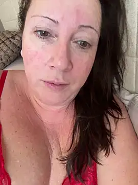 Snapshot of xsexycurvymilf chatting on March 3, 8:38 am xsexycurvymilf online show from March 3, 8:38 am