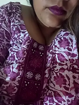 Snapshot of _Redwine_ chatting on February 23, 7:07 pm Redwine online show from February 23, 7:07 pm