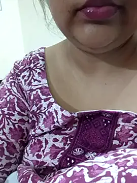 Snapshot of _Redwine_ chatting on February 25, 8:41 pm Redwine online show from February 25, 8:41 pm