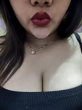 Snapshot of _Redwine_ chatting on March 18, 3:42 am Redwine online show from March 18, 3:42 am