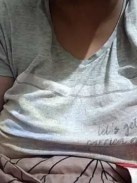 Snapshot of _Redwine_ chatting on March 18, 5:53 pm Redwine online show from March 18, 5:53 pm