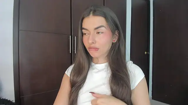 Snapshot of Coralinee_01 chatting on January 31, 11:56 pm Coralinee 01 online show from January 31, 11:56 pm