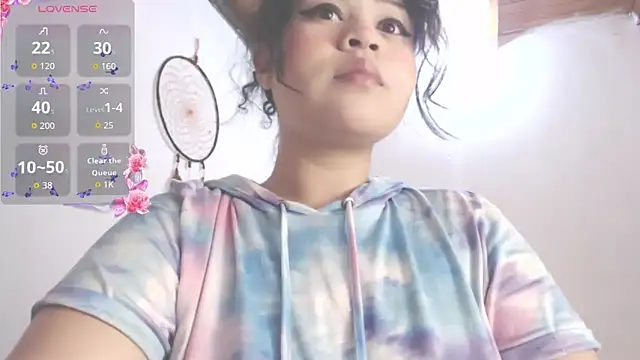 Snapshot of Amara18_ chatting on October 22, 10:15 am Amara18 online show from October 22, 10:15 am