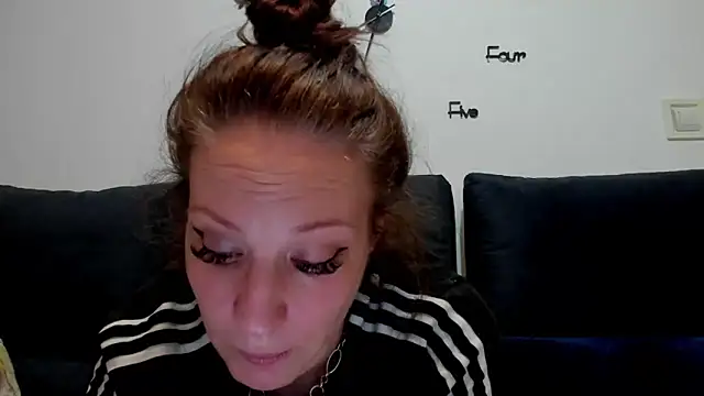 VanessaSquirtt online show from September 16, 5:36 pm