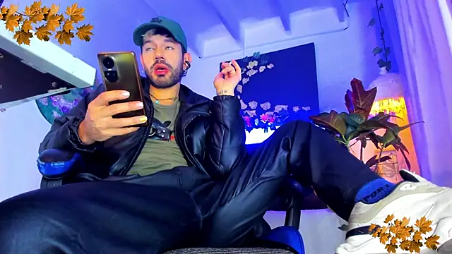 LatinMilk  online show from November 11, 11:16 pm