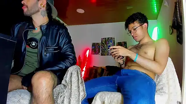 LatinMilk  online show from March 25, 3:34 am