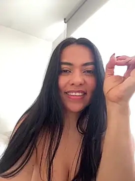 PetitLumiere online show from February 13, 6:48 pm