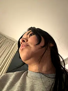 Snapshot of PetitLumiere chatting on September 15, 4:34 am PetitLumiere online show from September 15, 4:34 am