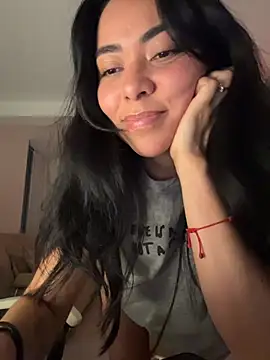 Snapshot of PetitLumiere chatting on October 17, 4:04 am PetitLumiere online show from October 17, 4:04 am