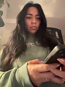 PetitLumiere online show from November 15, 6:00 am