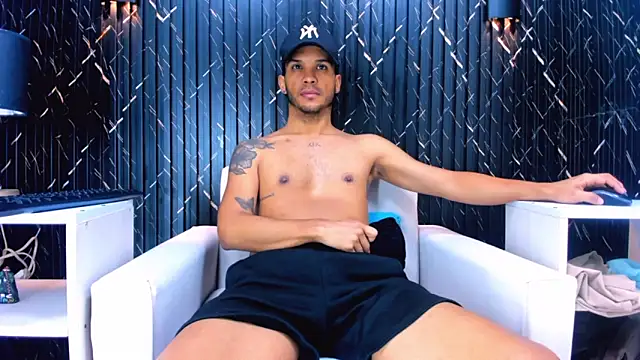 Snapshot of ricky_vill_ chatting on June 17, 12:07 pm ricky vill online show from June 17, 12:07 pm