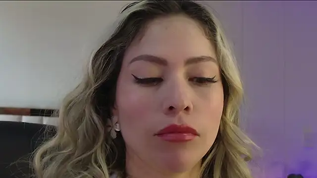 Ammy Castro online show from November 18, 9:08 pm