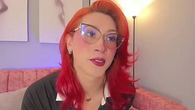 Juliana Saenzz online show from September 18, 11:45 am