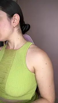 Snapshot of Victoria-And1 chatting on November 27, 1:29 am Victoria-And1 online show from November 27, 1:29 am