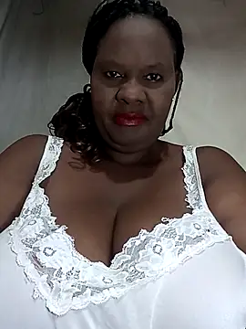 Snapshot of Afriqmom chatting on May 30, 1:03 am Afriqmom online show from May 30, 1:03 am