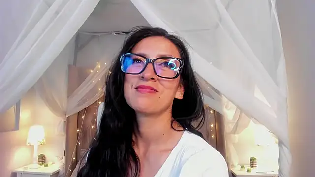 kira moon   online show from March 16, 11:25 pm