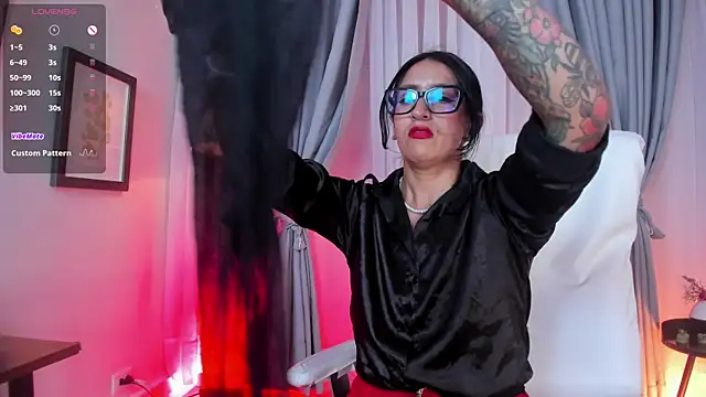 kira moon   online show from November 4, 9:14 pm