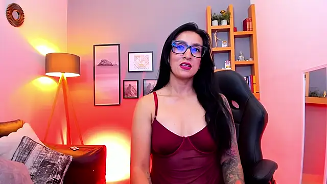 kira moon   online show from April 16, 9:04 pm