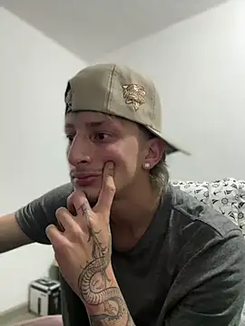 Snapshot of Scott_sex7 chatting on February 21, 4:02 am Scott sex7 online show from February 21, 4:02 am